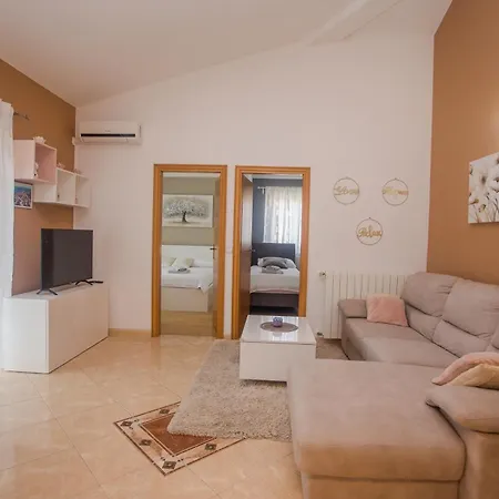 Apartments Lorena Porec Exterior photo