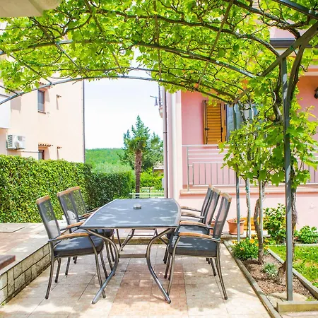 Apartments Lorena Porec Exterior photo