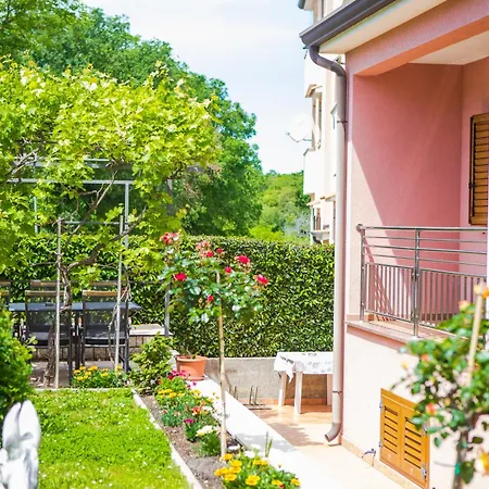 Apartments Lorena Porec Exterior photo