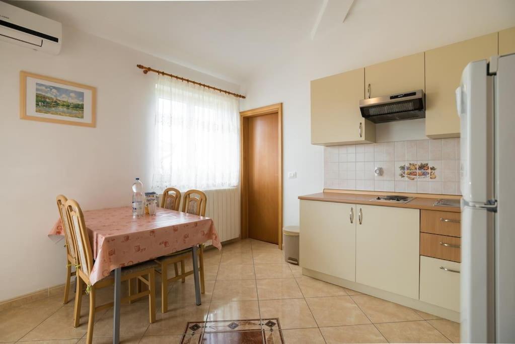Lorena Apartment *